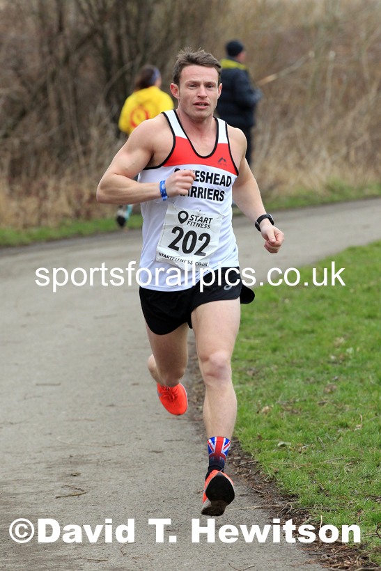 Senior men and veteran men over-40s NECAA Road Relay Champs., Hetton Lyons Park, Hetton le Hole, County Durham. Photo: David T. Hewitson/Sports for All Pics